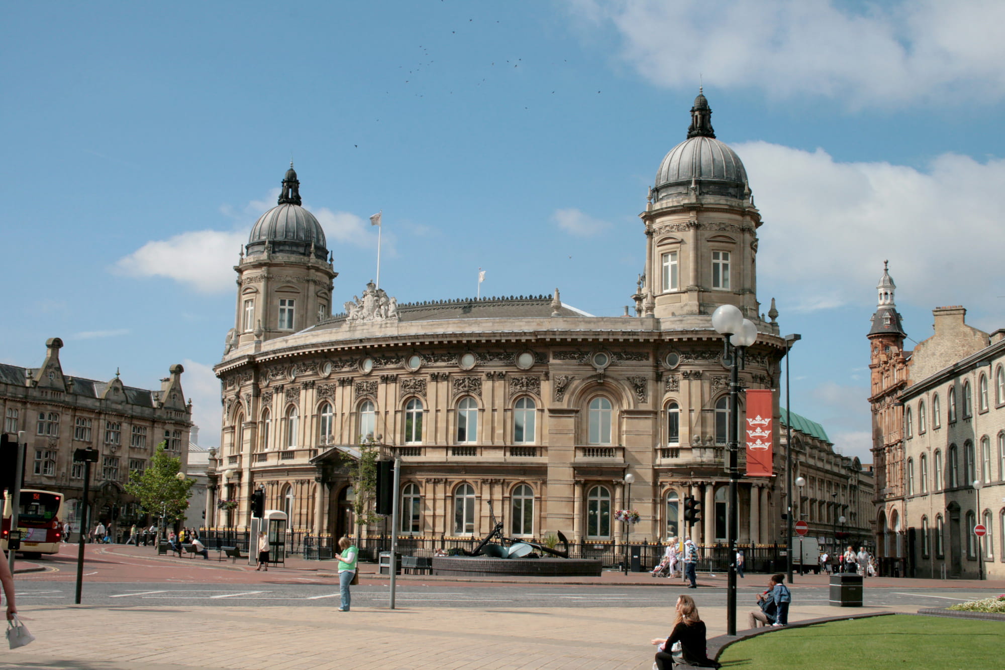 Hull Nightlife: 10 Spots You Don’t Want to Miss - hull nightlife - Napoleons Casinos & Restaurants