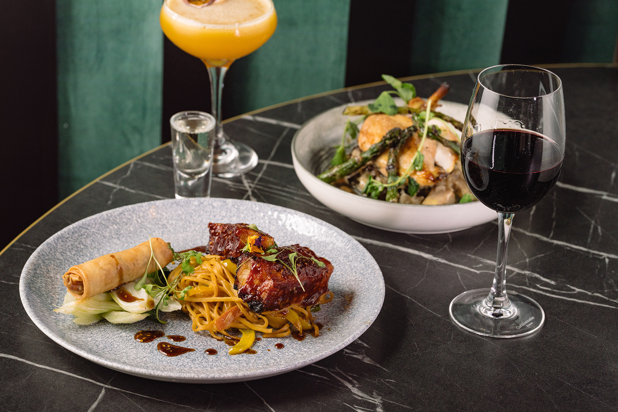 Hull Nightlife: 10 Spots You Don’t Want to Miss - hull nightlife - Napoleons Casinos & Restaurants